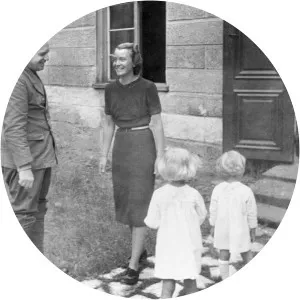 Gottliebe Gräfin von Kalnein photograph