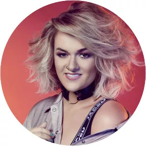 Grace Davies - Singer-songwriter