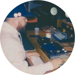 Grubby Pawz - Musical artist