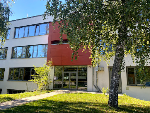 Grund- und Mittelschule Wolfratshausen - Waldram - Elementary school in Wolfratshausen, Germany