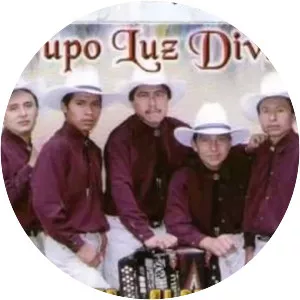 GRUPO LUZ DIVINA