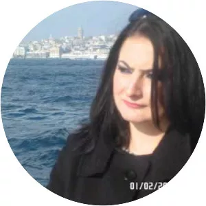 Gülay Özer - Singer