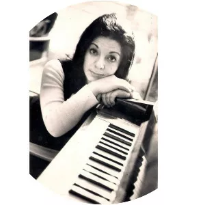 Gülay Uğurata Musician