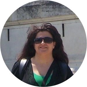 Guler Topal photograph