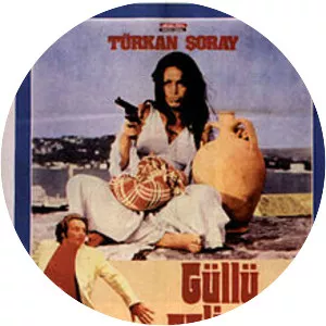 Güllü Geliyor Güllü