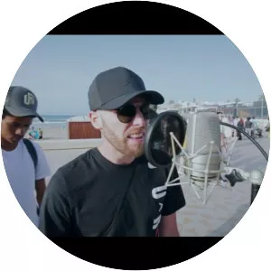 Gullypabs - Musical artist