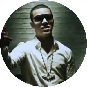 Gunna Dee - Musical artist ‧ Giggs' brother