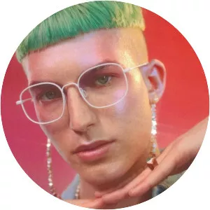 Gus Dapperton