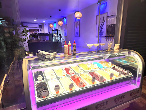 Gusta Dondurma ve Kahve