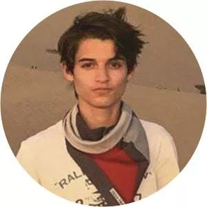 Gyovanni Moner - Isabela Merced's brother