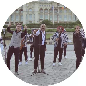 Gyuliano Parno - Musical artist