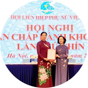 Ha Thi Nga - Politician