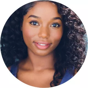 Hadar Busia-Singleton