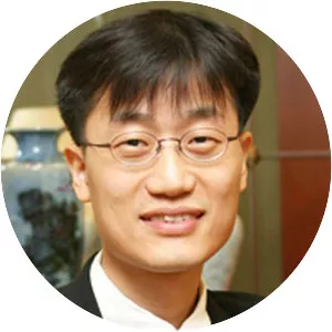 Hae Jin Lee - South Korean industrialist