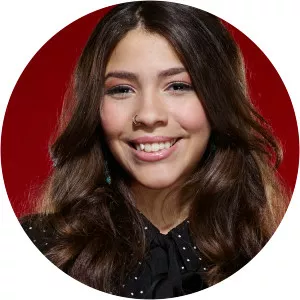 Halle Tomlinson - Singer