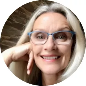 Hannah Dennison - Author