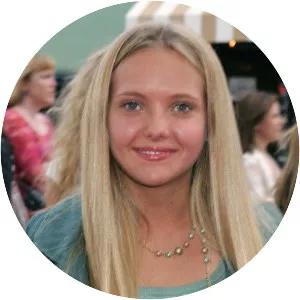 Hannah Lochner - Canadian actress