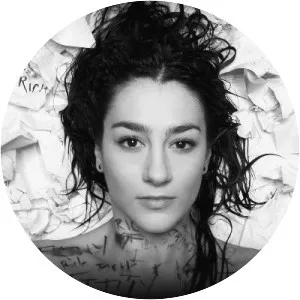 Hannah Trigwell - English singer-songwriter