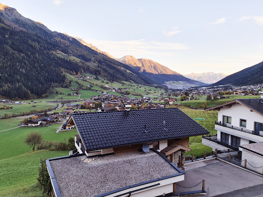 Hanzl's Apartment  - Holiday apartment rental in Neustift im Stubaital, Austria