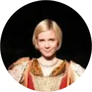 Harlots, Housewives and Heroines: A . . .