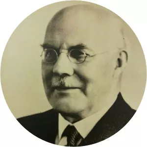 Harold Hartley - General