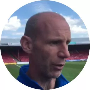 Harry Benns - Football player