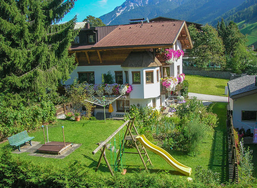 Haus Jenewein - Guest house in Neustift im Stubaital, Austria