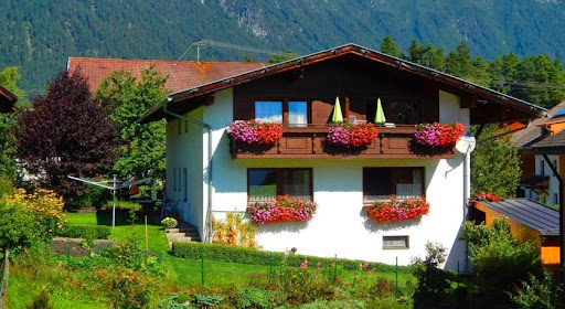 Haus Thaler Ferienwohnungen - Holiday apartment in Obsteig, Austria