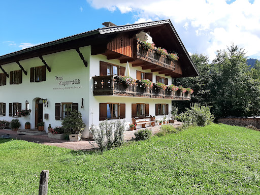 Haus Zugspitzblick - Holiday home in Garmisch-Partenkirchen, Germany