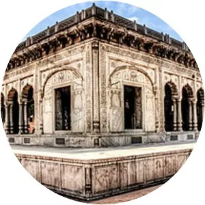 Hazuri Bagh Baradari - 