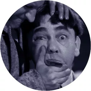 Os Três Patetas Healthy, Wealthy and Dumb