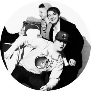 HeavyWeight - Musical group