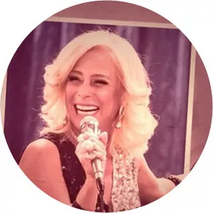 Hebe - Sculpture by Antonio Canova