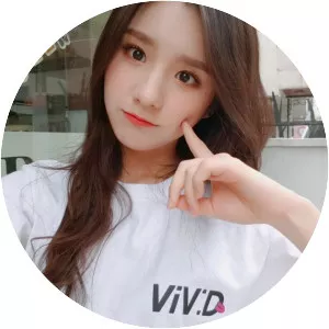 HeeJin - Singer
