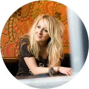 Helen Boulding - Singer-songwriter