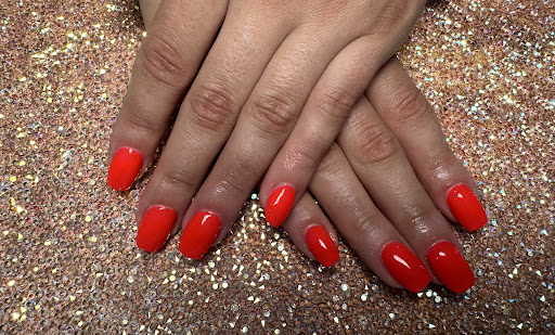 Helga Domingos - Nail salon in Ponte da Barca, Vila Nova da Muia e Paco Vedro de Magalhaes, Portugal