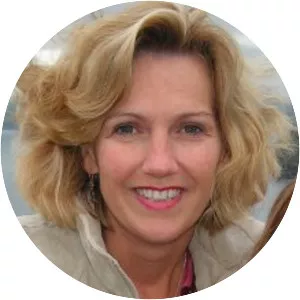 Hellen Davis - Author