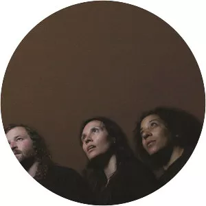 Helms Alee - Rock band