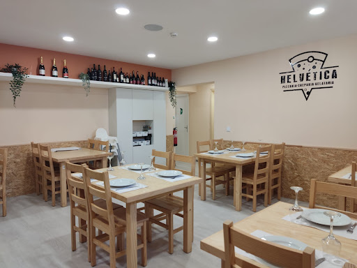 Helvetica Pizaria - Restaurant