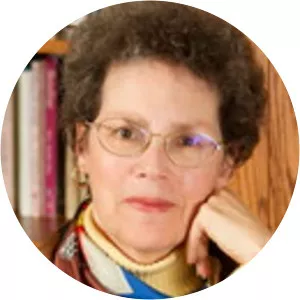 Henci Goer photograph