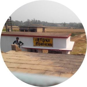 Henria railway station