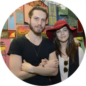 Henrique Sauer - Television director ‧ Tainá Müller's husband