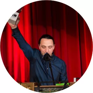 Henry Hinno Musician