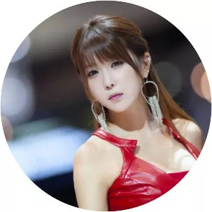 Heo Yoon-mi - Race queen