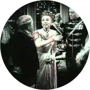 Her Highness and the Bellboy - 1945 ‧ Black and white/Romance ‧ 1h 52m