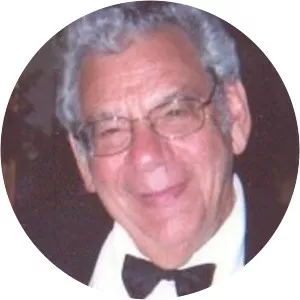 Herbert Silverman - Lawyer ‧ Nadia Gray's husband