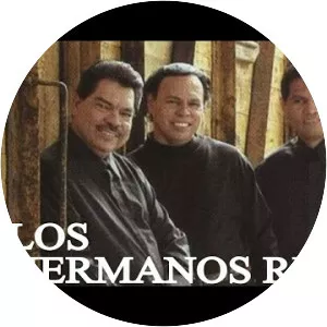 Hermanos Reyes photograph