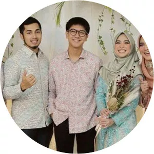 Herry Hernawan - Iqbaal Ramadhan's father