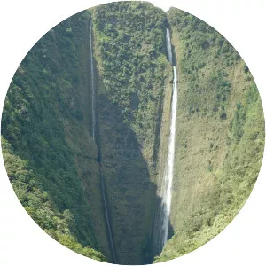 Hiilawe Falls - Waterfall in Hawaii