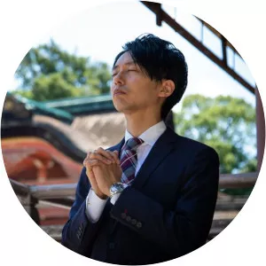 Hikaru Haga - YouTuber